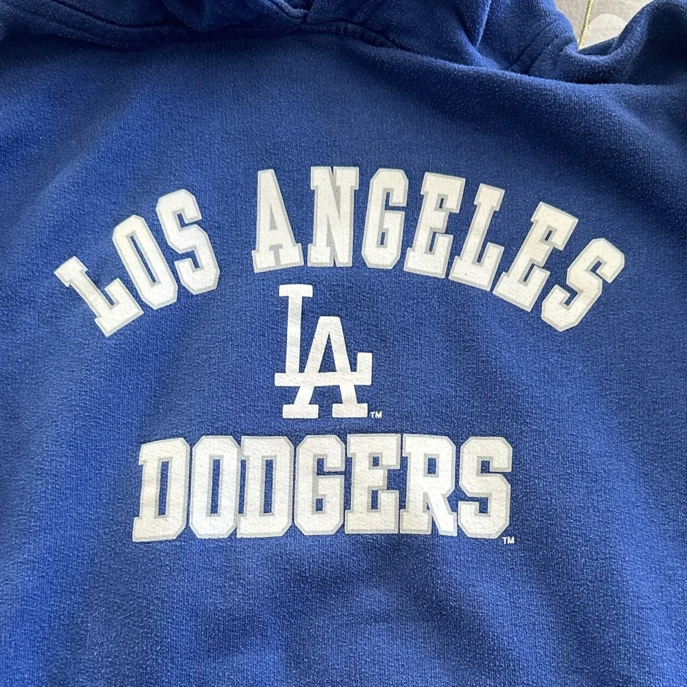Los Angeles Dodgers Blue Pullover Hoodie with LA Logo - Picture 5 of 5